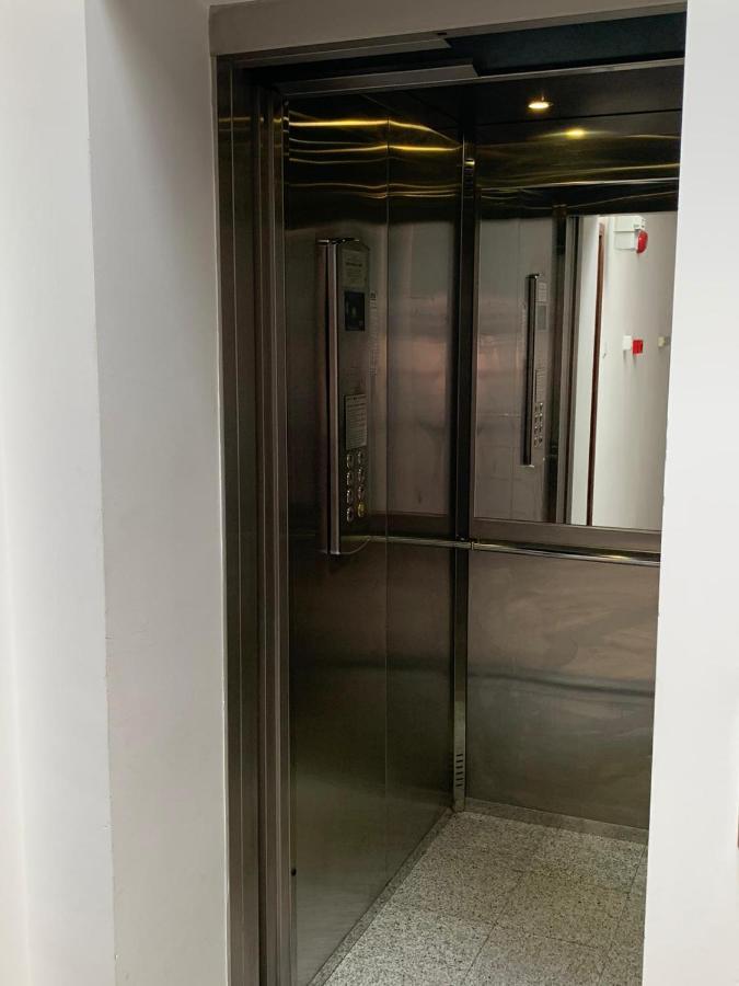 Centru Unirii Luxury Vip Apartament 2 Camere 98 Mp ! Parcare Subterana Privata Incalzita Iarna Si Climatizata Vara Doar Cu Rezervare In Limita Locurilor Disponibile ! Proprietate In Regim Hoteliep - Nu Are Bucatarie ! Bucarest Exterior foto