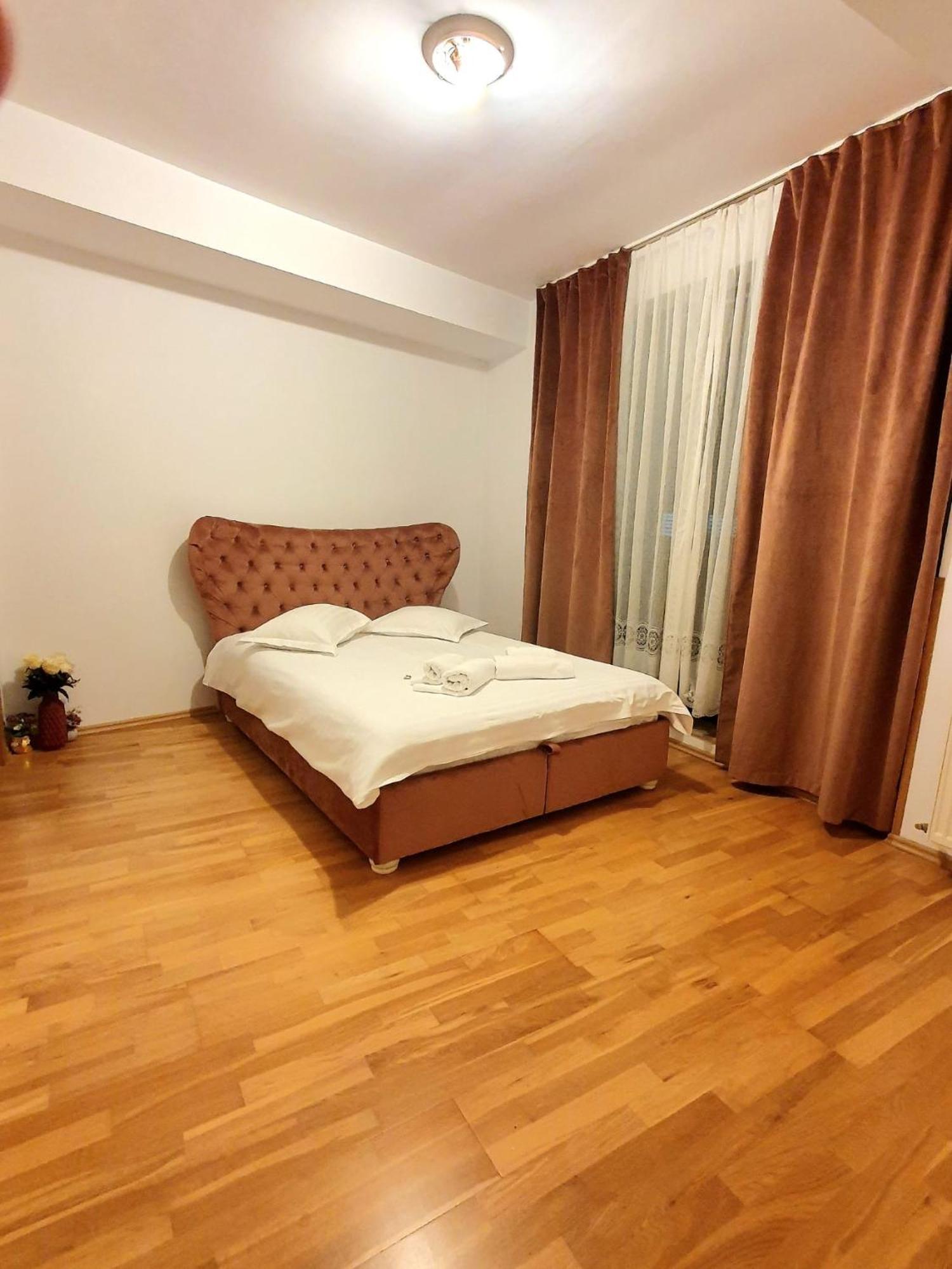 Centru Unirii Luxury Vip Apartament 2 Camere 98 Mp ! Parcare Subterana Privata Incalzita Iarna Si Climatizata Vara Doar Cu Rezervare In Limita Locurilor Disponibile ! Proprietate In Regim Hoteliep - Nu Are Bucatarie ! Bucarest Exterior foto